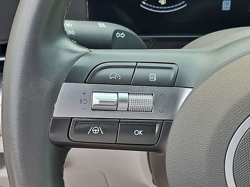 Used 2025 Hyundai Kona SEL FWD image 19