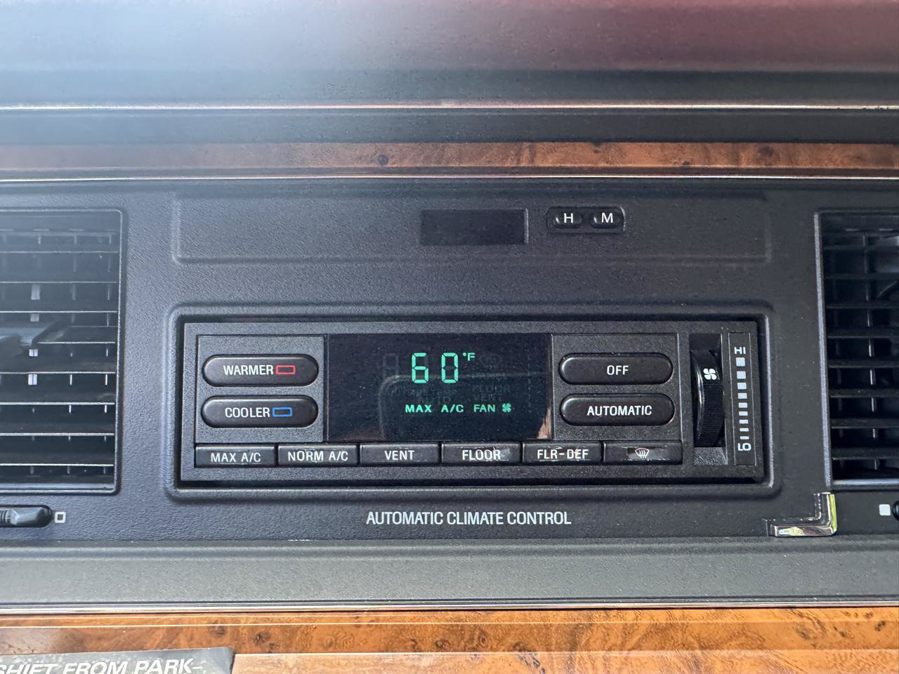 Used 1994 Lincoln Town Car Executive RWD image 17