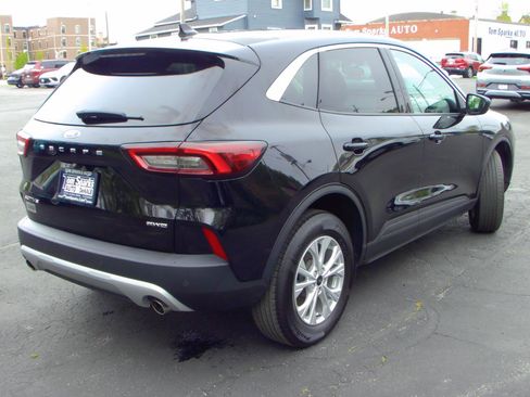 Used 2023 Ford Escape Active w/ Tech Pack #1 AWD/4WD image 2