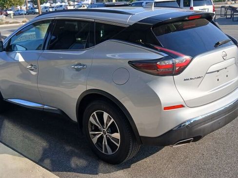 Used 2023 Nissan Murano SV image 3