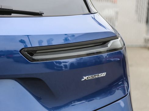 Used 2025 BMW iX xDrive50 w/ Premium Package image 7