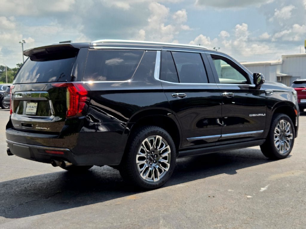 Used 2023 GMC Yukon Denali Ultimate AWD/4WD image 5