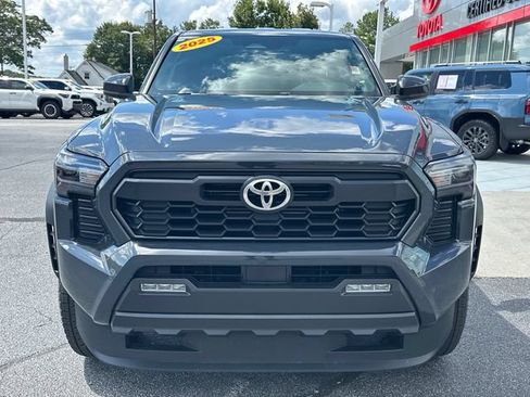Used 2025 Toyota Tacoma TRD Off-Road AWD/4WD image 9