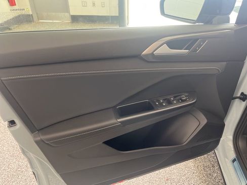 New 2026 Volkswagen Taos SE image 12