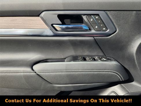 New 2026 GMC Terrain Denali w/ LPO, Black Badging Package image 17