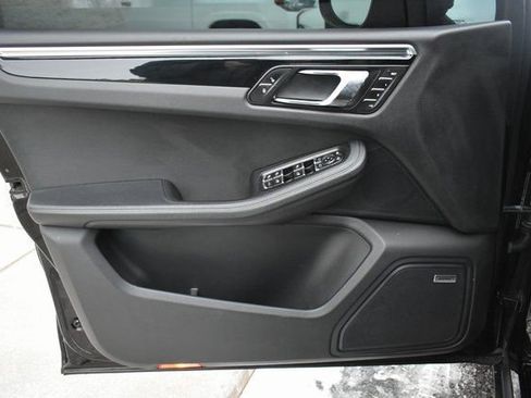 Used 2017 Porsche Macan S w/ Premium Package Plus image 13