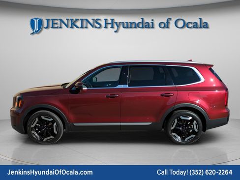 Used 2024 Kia Telluride S w/ S Sunroof Package image 6