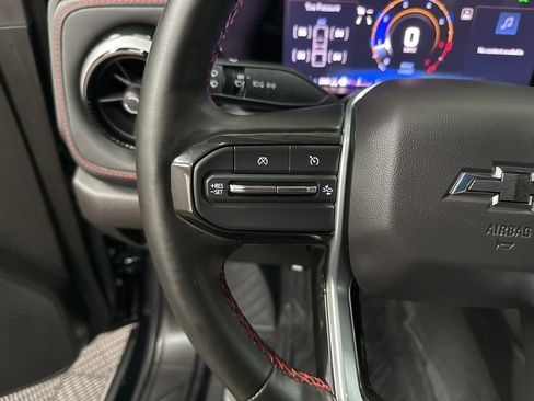 Used 2025 Chevrolet Colorado Z71 w/ Technology Package AWD/4WD image 14