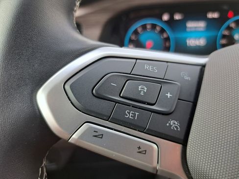 Used 2025 Volkswagen Atlas SEL image 14