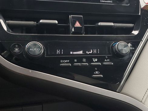 Used 2024 Toyota Camry SE image 25