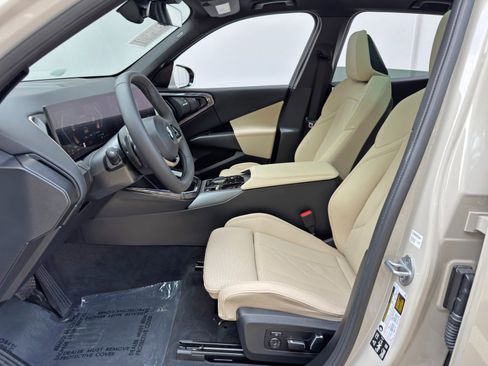 Used 2025 BMW X3 xDrive30i w/ Convenience Package AWD/4WD image 17