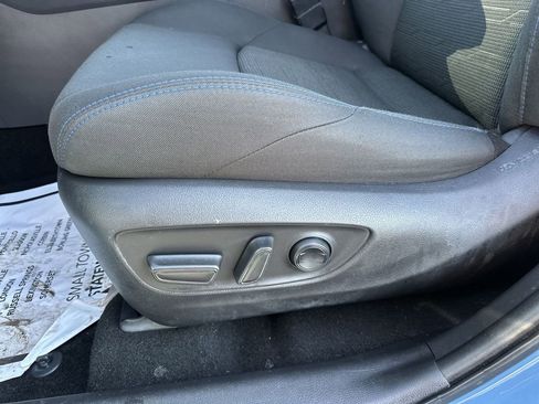Used 2022 Toyota RAV4 SE w/ Convenience Package AWD/4WD image 12