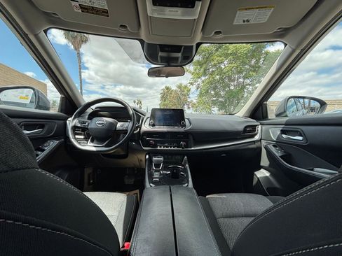 Used 2025 Nissan Rogue SV FWD image 35