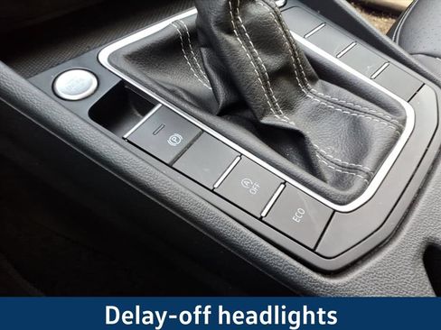 Used 2024 Volkswagen Jetta SE FWD image 9