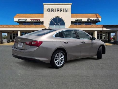 Used 2023 Chevrolet Malibu LT w/ Driver Confidence Package FWD image 4