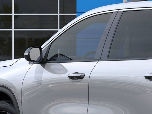 New 2026 Chevrolet Traverse LT w/ Driver Confidence Package AWD/4WD image 12