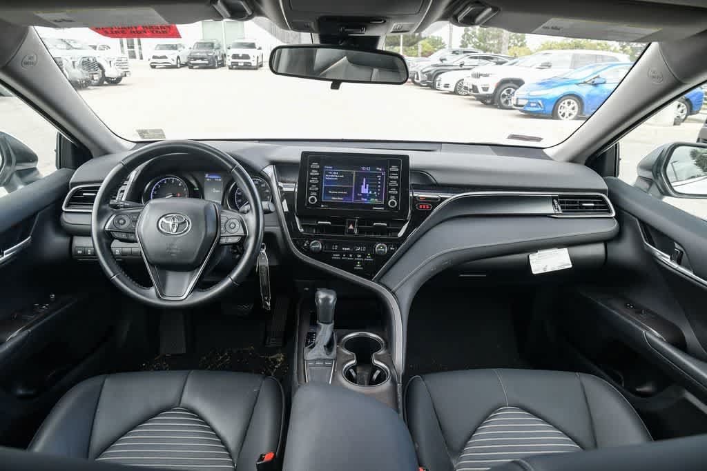 Used 2024 Toyota Camry SE FWD image 12