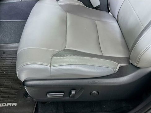 Used 2019 Toyota Tundra Limited image 20