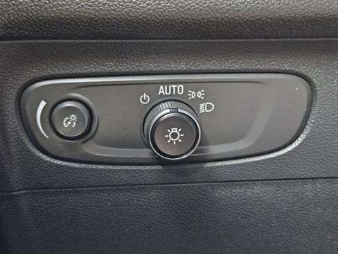 Used 2023 Buick Envision Essence image 21