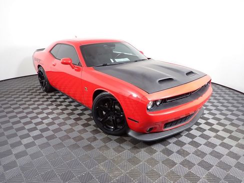 Used 2015 Dodge Challenger R/T Scat Pack w/ Scat Pack Stripe Group image 5