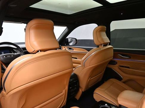 Used 2023 Jeep Grand Cherokee L Summit image 17