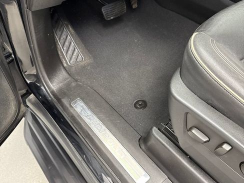 Used 2023 Chevrolet Tahoe Premier AWD/4WD image 15