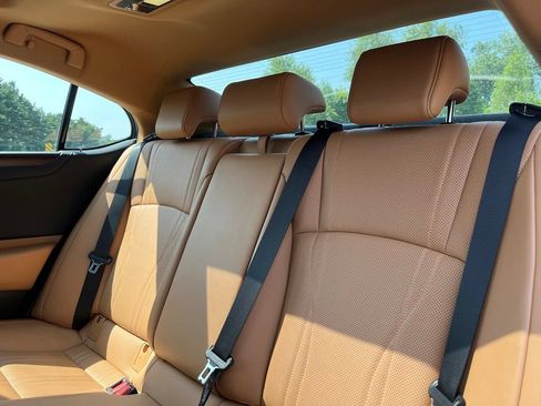Used 2024 Lexus ES 350 w/ Accessory Package (Z1) FWD image 24