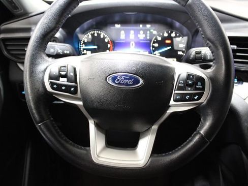 Used 2023 Ford Explorer XLT image 31
