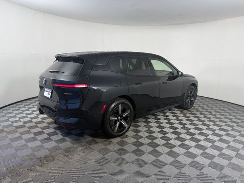 Used 2024 BMW iX xDrive50 w/ Premium Package AWD/4WD image 9