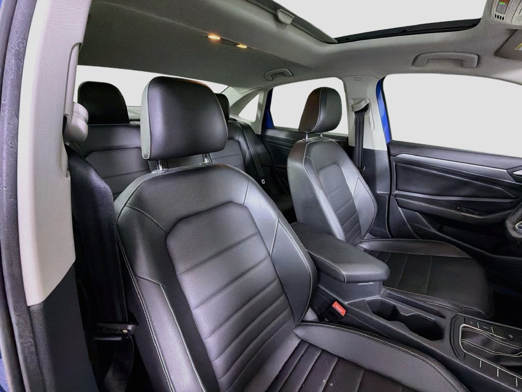 Used 2024 Volkswagen Jetta SE FWD image 29