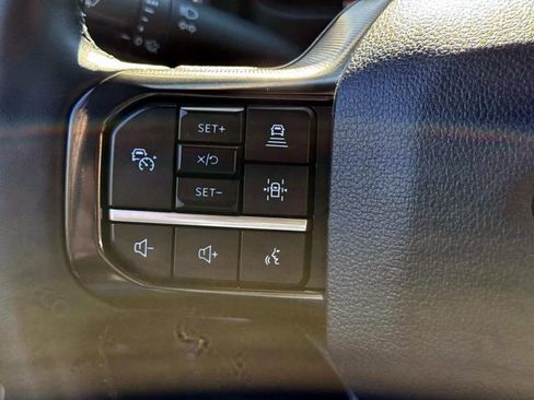 Used 2025 Ford F250 Platinum w/ FX4 Off-Road Package image 30