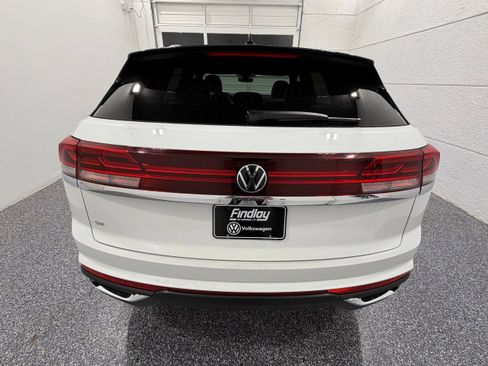 Used 2024 Volkswagen Atlas Cross Sport SE FWD image 5