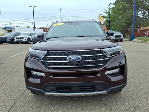 Certified 2023 Ford Explorer XLT w/ Equipment Group 202A AWD/4WD image 3