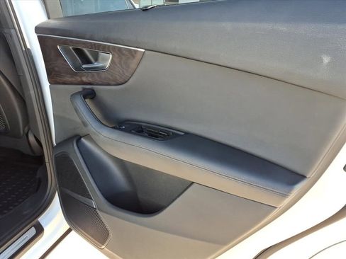 Used 2023 Audi Q7 3.0T Prestige image 13