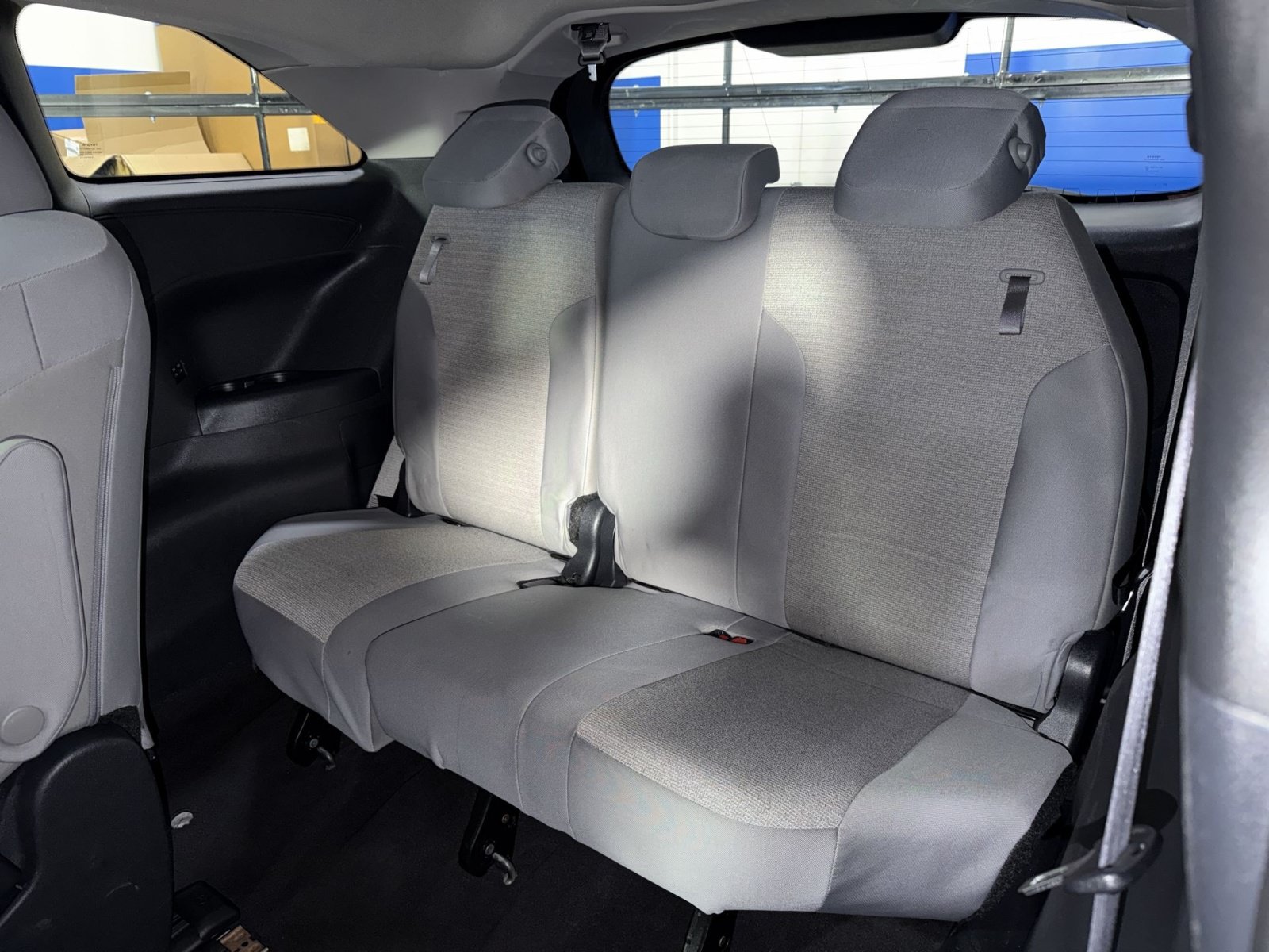 Used 2025 Toyota Sienna LE FWD image 25