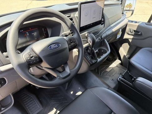 New 2026 Ford Transit 250 148 Medium Roof w/ Load Area Protection Package RWD image 7