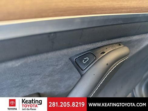 Used 2024 Tesla Model Y Performance image 12