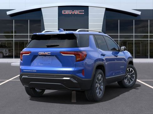 New 2025 GMC Terrain Elevation w/ Elevation Premium Package AWD/4WD image 4