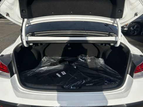 Certified 2025 Hyundai Elantra SEL w/ Cargo Package image 24