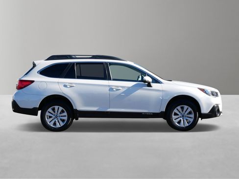 Used 2019 Subaru Outback 2.5i Premium image 5