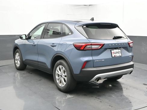 Used 2025 Ford Escape Active AWD/4WD image 11