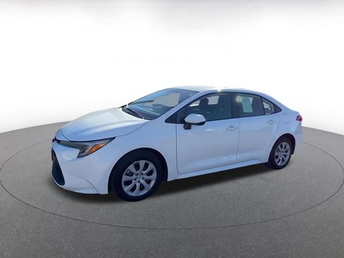 Used 2025 Toyota Corolla LE image 8