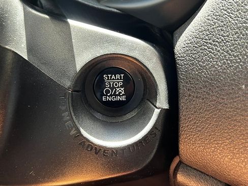 Used 2018 Jeep Renegade Trailhawk AWD/4WD image 30