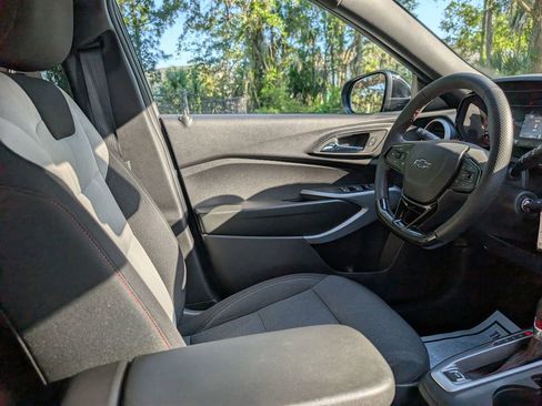 Used 2026 Chevrolet Trax RS w/ Driver Confidence Package FWD image 14