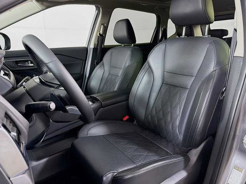 Certified 2025 Nissan Rogue Platinum image 17