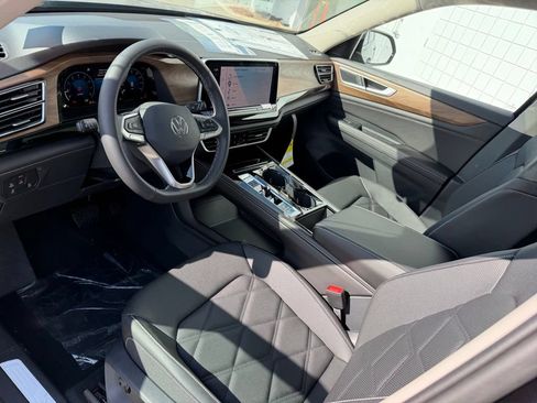 New 2026 Volkswagen Atlas SE AWD/4WD image 2
