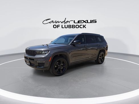 Used 2023 Jeep Grand Cherokee L Limited w/ Black Appearance Package AWD/4WD image 4