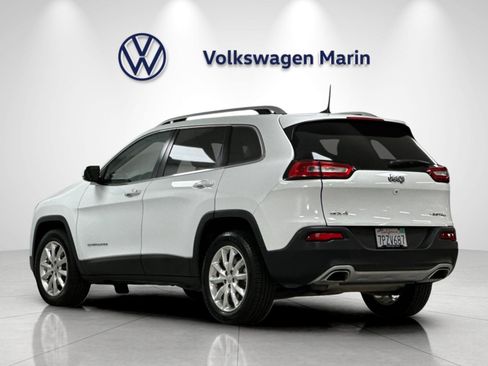 Used 2016 Jeep Cherokee Limited w/ Luxury Group AWD/4WD image 3