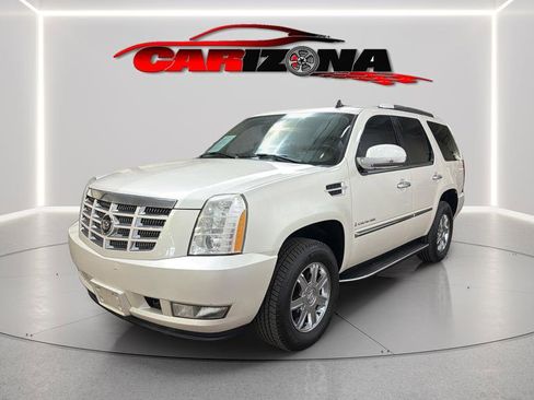 Used 2007 Cadillac Escalade AWD w/ Climate Package image 4