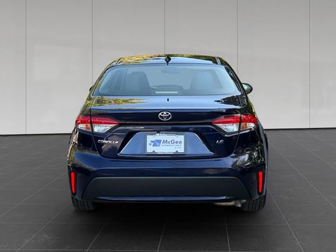Used 2021 Toyota Corolla LE FWD image 4